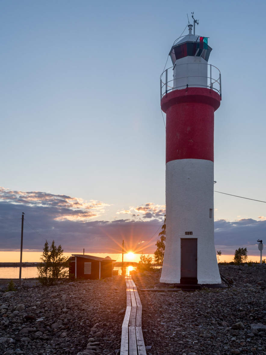 Gåsören lighthouse in a summer night