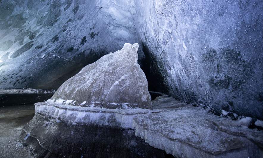 Longyearbreen ice cave I