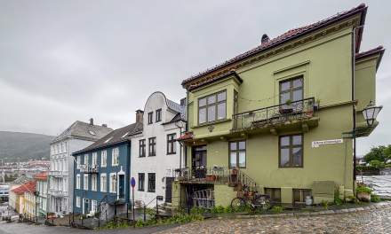 The steet Holbergsallmeningen