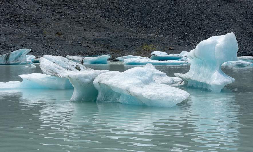 Small icebergs on the lake