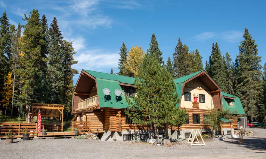 Shunda Creek Wilderness Hostel