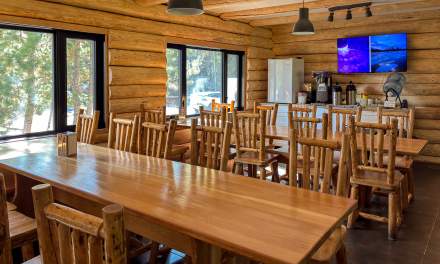 Shunda Creek Wilderness Hostel – inside I