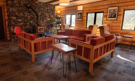 Shunda Creek Wilderness Hostel – inside III