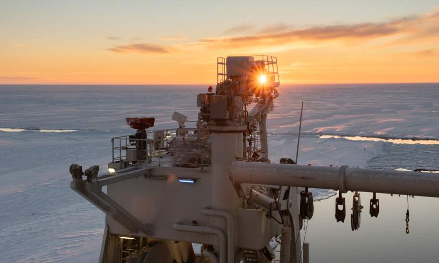 Sunrise i -the Fram Strait II