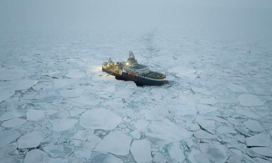Kronprins Haakon in the drift ice for the last ice station